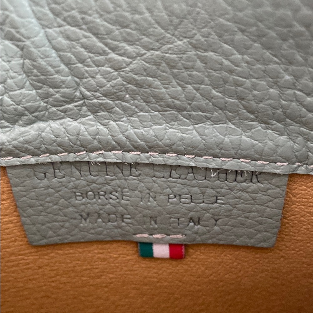 Chic Sage Green Italian Leather Crossbody Bag - Picture 4 of 6